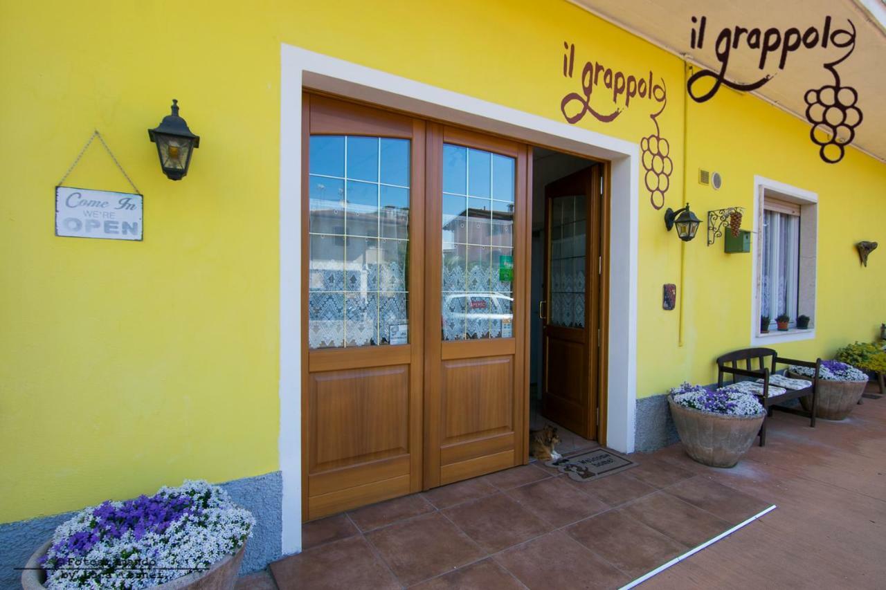 B&B Il Grappolo Foresteria Lombarda Sirmione Bagian luar foto