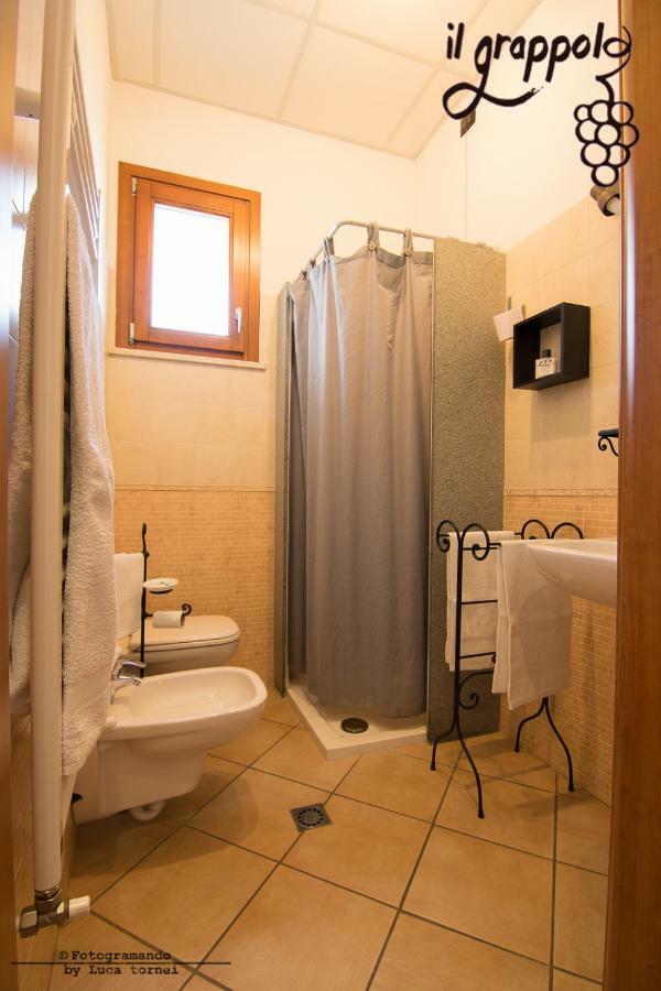 B&B Il Grappolo Foresteria Lombarda Sirmione Bagian luar foto